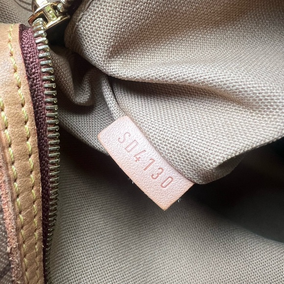 Authentic Louis Vuitton Monogram Delightful GM - Picture 3 of 16